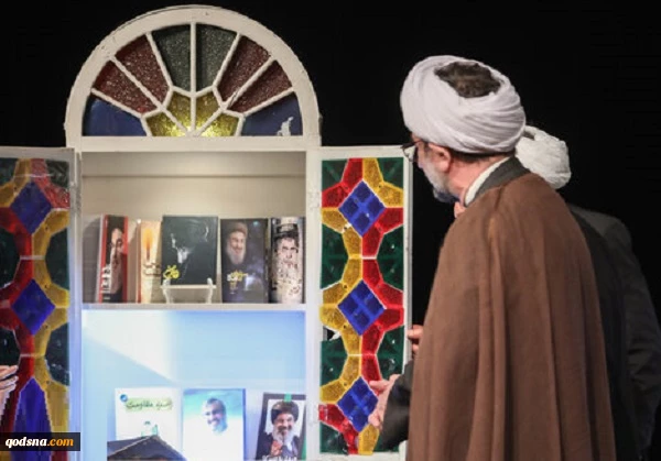 در محفل شعر و ادب «ماه لبنانی» به مناسبت نخستین سالگرد شهادت سیدشهدای مقاومت؛حجت الاسلام و المسلمین رحیمیان: سید حسن نصرالله مظهر اخلاق و غزل عشق بود/ سید حسن قصیده جهاد و تک بیت جمال و زیبایی در ظاهر و باطن و اخلاق بود 3