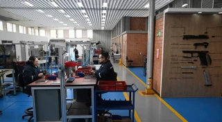 Colombia manufactures first combat rifles to replace Israeli weapons
