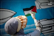تصاویر بیشتری از دیوارنگاره هنرمندان فلسطینی  در نوار غزه برای فعالان ناوگان الصمود