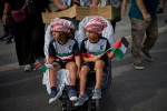 اعتراض جهانی به توقیف کاروان «الصمود»؛ روایت تصویری از خروش حامیان فلسطین 14