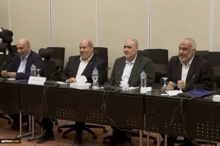 جنبش مقاومت اسلامی حماس در بیانیه‌ای اعلام کرد: پس از مذاکرات مسئولانه و جدی که توسط جنبش و گروه‌های مقاومت فلسطین درباره پیشنهاد رئیس‌جمهور ترامپ در شرم الشیخ با هدف پایان دادن به جنگ نسل‌کشی علیه مردم فلسطین و عقب‌نشینی اشغالگران از نوار غزه انجام شد، ج
