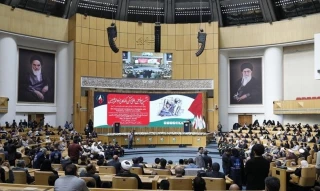هشتمین اجلاس بین‌المللی همبستگی با کودکان و نوجوان فلسطینی

اختری: رژیم اشغالگر قدس در انزوای وحشتناکی قرار گرفته است/ خالد قدومی: حماس زنده است؛ اجازه نمی دهیم سلاح مقاومت از دست ما گرفته شود/ ابوشریف: صلح بدون عدالت ممکن نیست