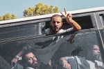 لحظه رسیدن اسرای آزاد شده فلسطینی به غزه 2