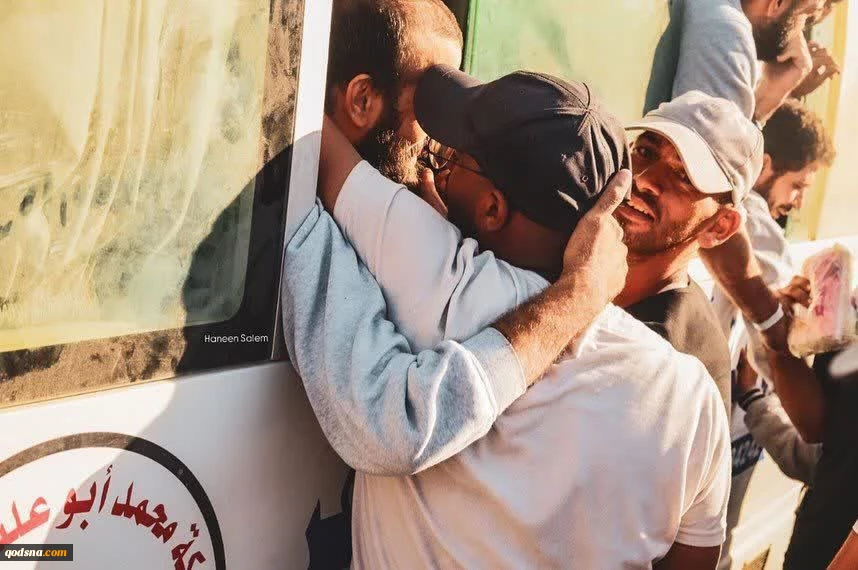 لحظه رسیدن اسرای آزاد شده فلسطینی به غزه 4