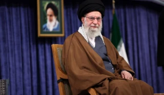 قائد الثورة الاسلامية مخاطبا ترامب: استمر في أحلامك!