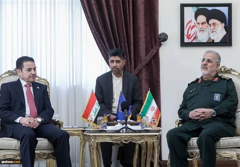 خلال استقباله مستشار الأمن القومي العراقي

قائد قوات حرس الثورة: إذا اعتدى العدو سنشعل عليه نار الجحيم  2