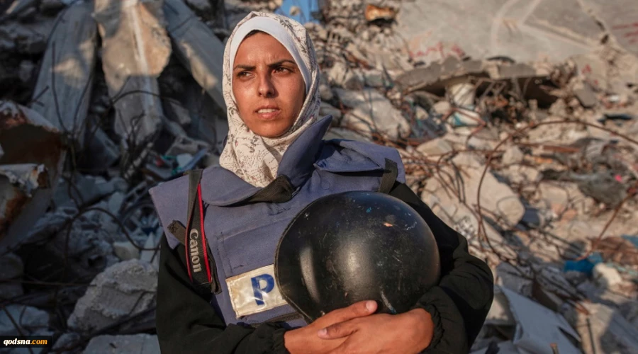 Palestinian journalist honored posthumously with prestigious award for courage amid Zionist regime’s genocide