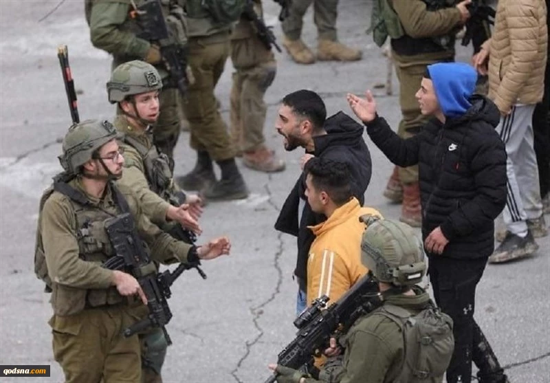 یورش صهیونیست‌ها به مناطقی در کرانه باختری؛ چند جوان بازداشت شدند 2