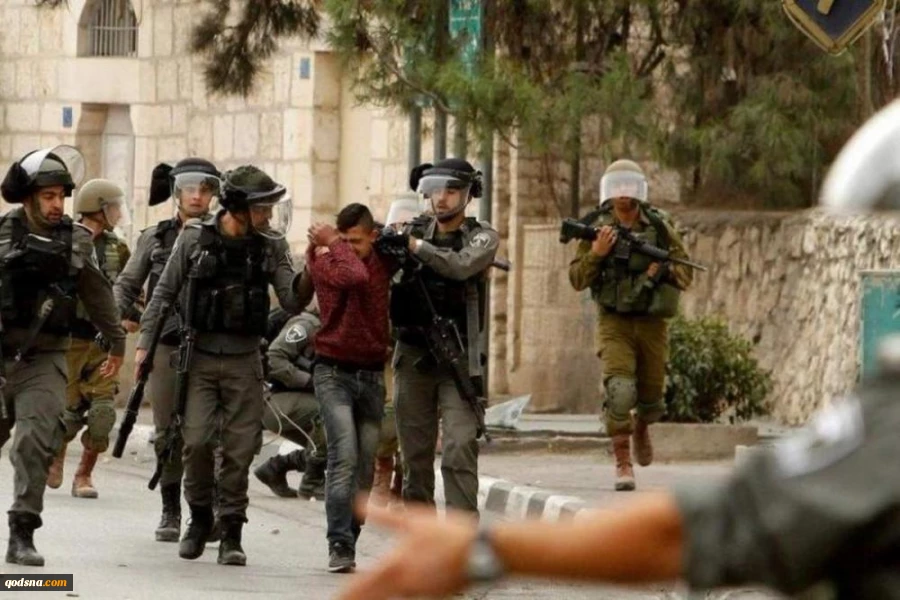 یورش‌ گسترده صهیونیست‌ها به کرانه باختری و قدس اشغالی ده‌ها فلسطینی بازداشت شدند
 2