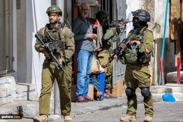 ادامه تجاوزات اشغالگران به مناطق مختلف کرانه باختری/ شهادت دو فلسطینی در جنوب رام‌الله/ حمله شهرک نشینان مسلح به کشاورزان فلسطینی