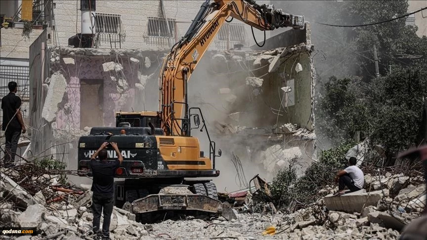 Zionist army razes house of prisoner Maher Samara in Salfit
