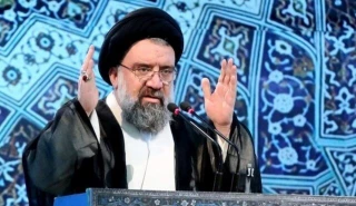 خطيب جمعة طهران يدعو لرفع شكوى ضد ترامب في المحافل الدولية