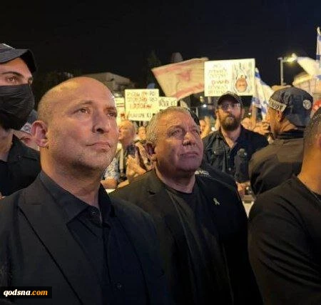 تظاهرات در تل آویو در اعتراض به تشکیل کمیته بررسی شکست‌های هفتم اکتبر از سوی نتانیاهو 3