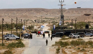 Zionist army seizes 1,042 dunums of Palestinian land