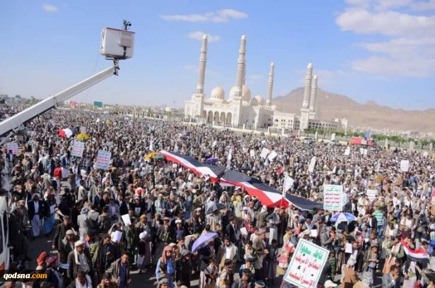 پس از فراخوان رهبر انصارالله یمن صورت گرفت؛

راهپیمایی عظیم مردم یمن به مناسبت سالروز خروج استعمار انگلیس از جنوب این کشور+ عکس