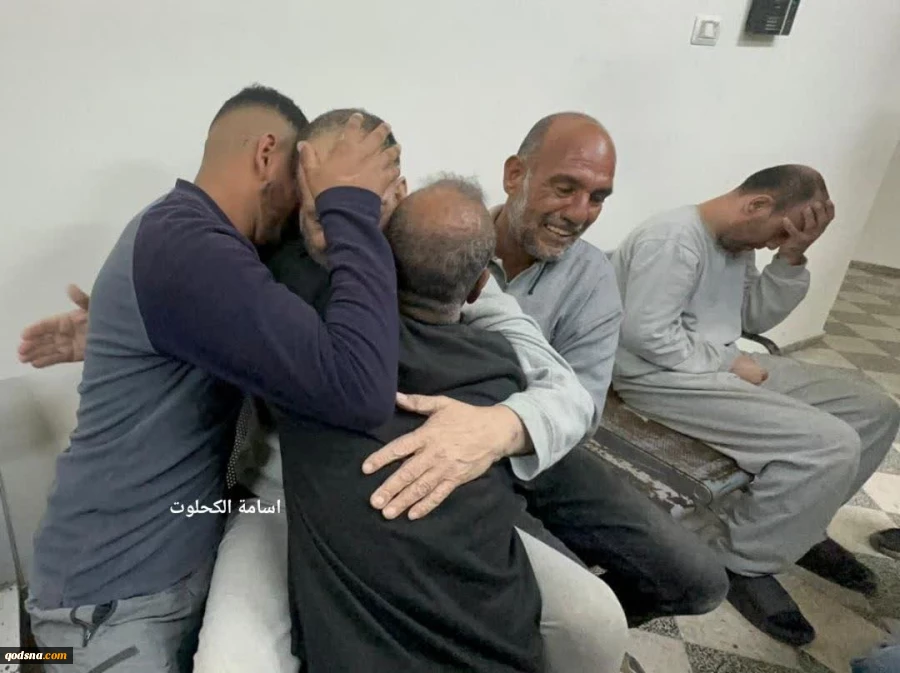 آزادی 5 اسیر فلسطینی ساکن غزه از زندان رژیم صهیونیستی و انتقال آنان به بیمارستان الاقصی در دیر البلح 
 2