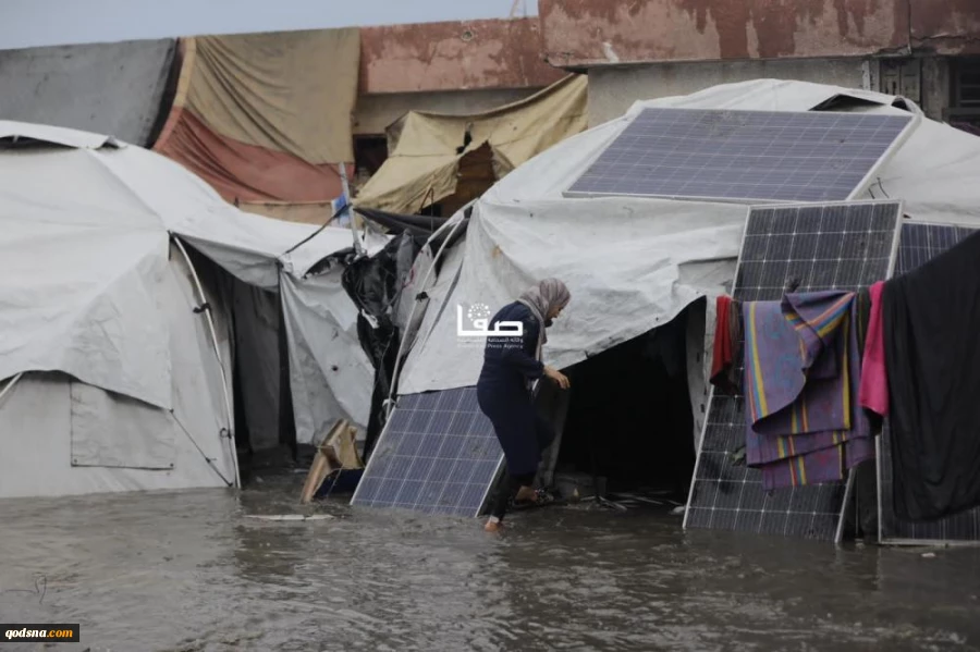 باران سیلآسا و خیمههای فرو ریخته؛ تشدید فاجعه انسانی در غزه با ورود سامانه بارشی جدید 3