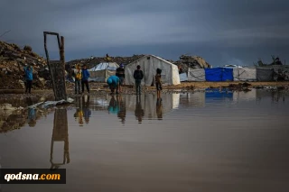 وضعیت یک و نیم میلیون آواره فلسطینی بحرانی است؛

باران‌های سیل‌آسا و خیمه‌های فرو‌ ریخته؛ تشدید فاجعه انسانی در غزه با ورود سامانه بارشی جدید