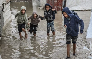 طوفان و سیلاب در غزه؛ زندگی در چادرها دیگر ممکن نیست