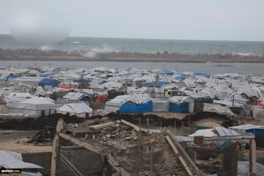 شبکه سازمان‌های مردم‌نهاد فلسطینی: با نزدیک شدن طوفان فعلی، ۹۰۰ هزار آواره در چادرهای مخروبه در نوار غزه زندگی می‌کنند  5