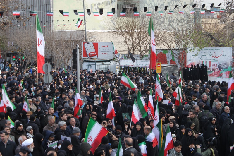 گزارش خبری قدسنا؛حضور گسترده مردم تهران در مراسم تشییع شهدا/ شرکت کنندگان در گفتگو با قدسنا: اگر شهدا نبودند، امنیت امروز را نداشتیم  4