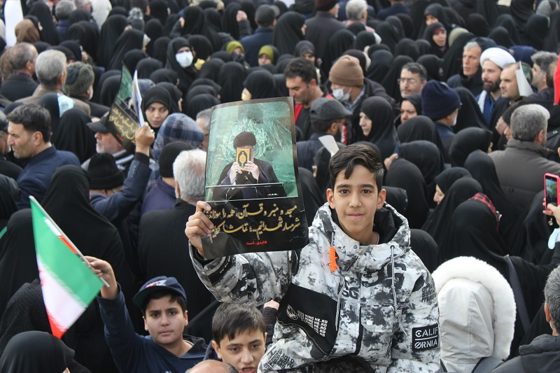 گزارش خبری قدسنا؛حضور گسترده مردم تهران در مراسم تشییع شهدا/ شرکت کنندگان در گفتگو با قدسنا: اگر شهدا نبودند، امنیت امروز را نداشتیم  10