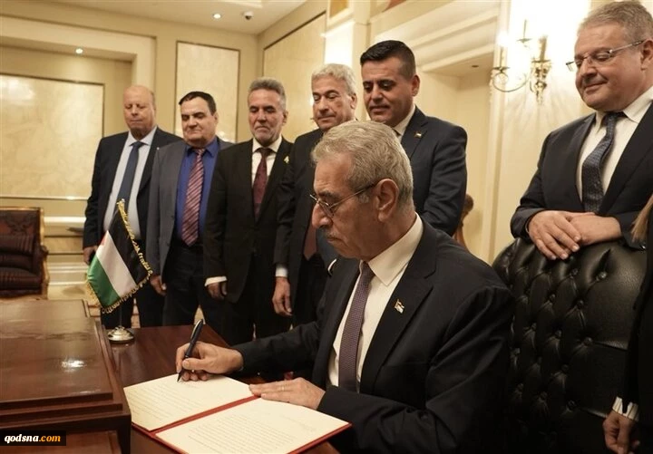 رئيس اللجنة الوطنية الفلسطينية لإدارة غزة يوقع بيان مهمة اللجنة 2