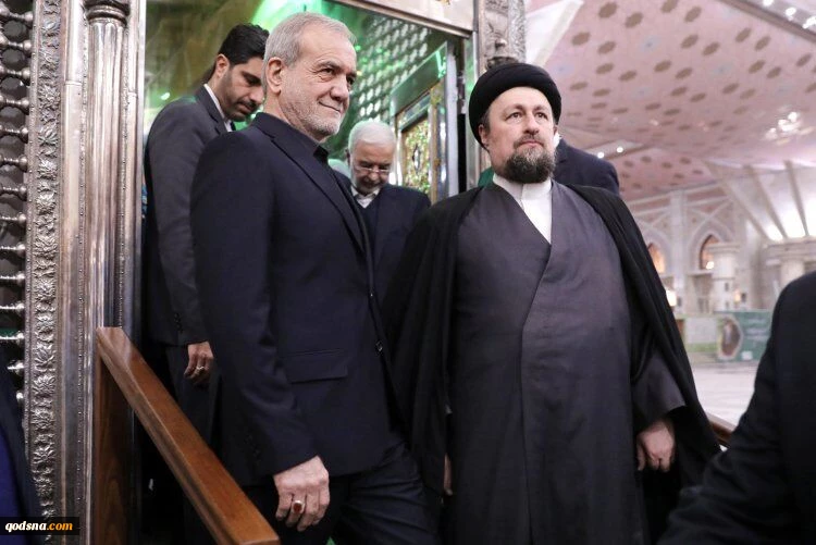 في رحاب الذكرى السنوية لإنتصار الثورة الاسلامية المجيدة؛

رئيس الجمهورية واعضاء الحكومة يجددون العهد والميثاق مع مبادئ واهداف الامام الخميني (رض) 2