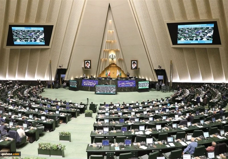 نمایندگان مجلس لباس سپاه به تن کردند 2