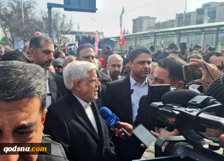 عارف: خدمتگزاری به مردم افتخار است/ حل مشکل معیشت اولویت اول دولت چهاردهم