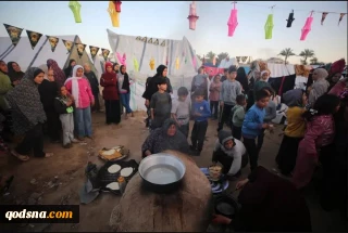 استقبال ساکنان نوار غزه از ماه مبارک رمضان/ سفره‌هایی ساده اما سرشار از ایمان و امید