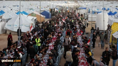 افطار در میان آوارها؛ افطاری مردم غزه در شهر الزهرا واقع در مرکز نوار غزه