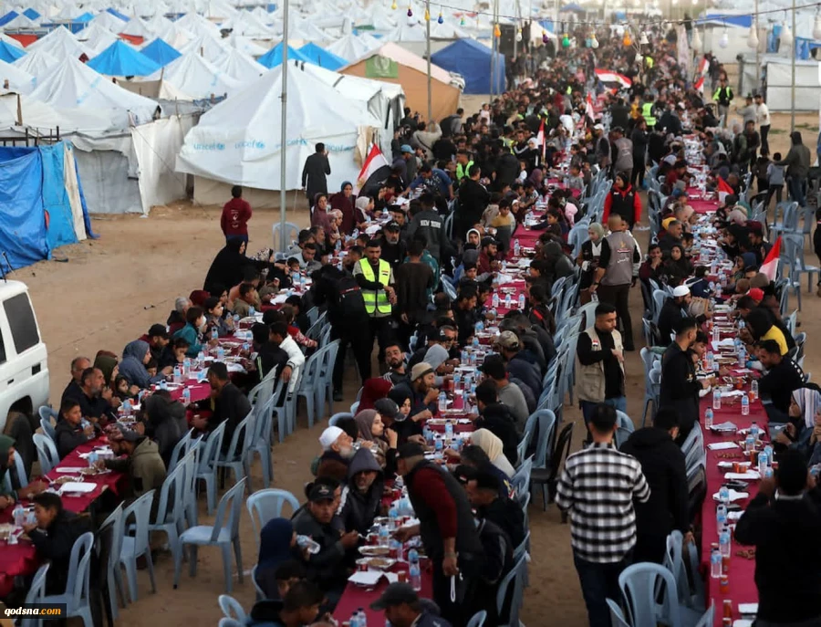 افطار در میان آوارها؛ افطاری مردم غزه در شهر الزهرا واقع در مرکز نوار غزه 2