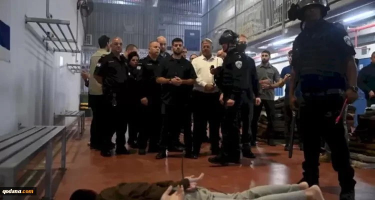 حماس: تصاعد التنكيل في سجن النقب نهج عدواني رسمي يستهدف كسر إرادة الأسرى 2