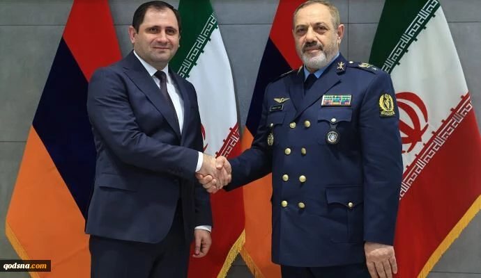 در دیدار وزیر دفاع ارمنستان مطرح شد؛

وزیر دفاع: ایران به دنبال جنگ نیست اما اگر جنگی به کشور تحمیل شود با قدرت از خود دفاع خواهد کرد 2