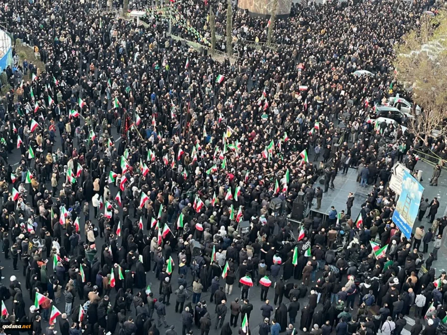 People of Tehran gather in city center to mourn Ayatollah Khamenei’s martyrdom 2