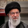 آیت الله سبحانی:
آیت الله خامنه‌ای تا آخرین لحظات عمر شریف خویش در راه مدیریت حکیمانه کشور تلاش نمود 2