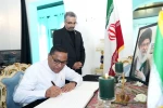 حضور وزیر خارجه سری لانکا در سفارت ایران/امضای دفتر یادبود رهبر شهید انقلاب 3