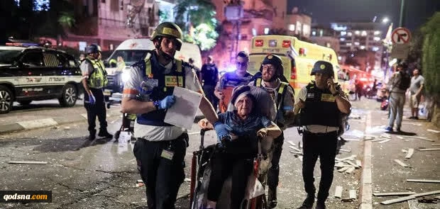 سمت درست تاریخ؛
اینجا لندن در کنار برج بیگ‌بن 2