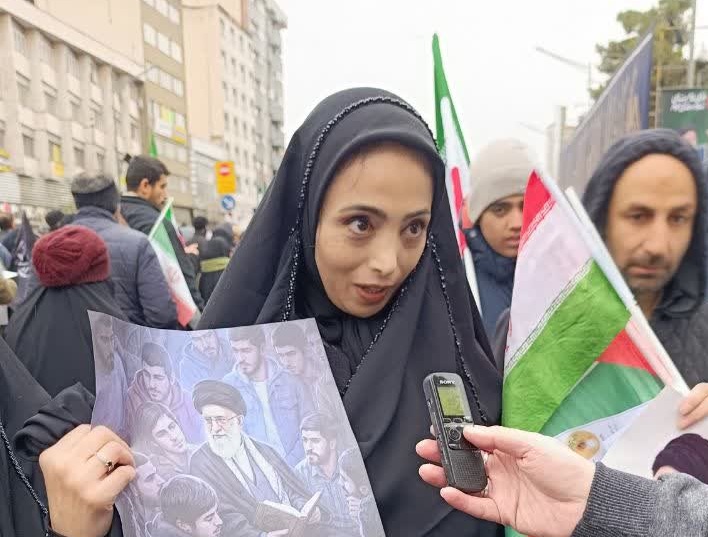 گزارش اختصاصی قدسنا/

خروش مردم انقلابی تهران در روز جهانی قدس/ راهپیمایان در گفتگو با قدسنا: تا آخرین قطره خون پای انقلاب هستیم؛ عملیات نیروهای مسلح باید ادامه یابد 6