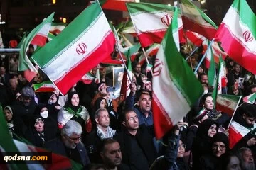 استمرار المسيرات في أنحاء ايران دعما للقوات المسلحة 2