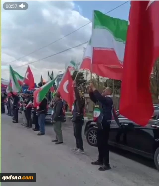 Turkish activists form ‘human chain’ at Tabriz Thermal Power Plant