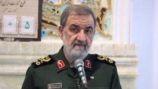 IR Leader's advisor:

Iranian launchers ready to sink all US warships