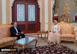 وزير الخارجية الايراني يلتقي سلطان عمان