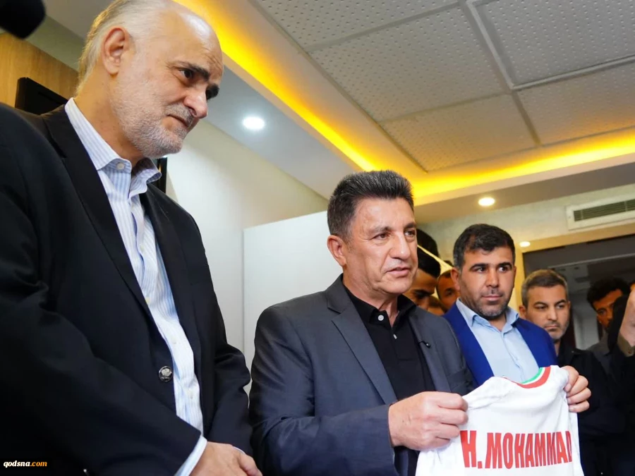 عیادت ملی‌پوشان فوتبال از جانباز سرافراز جنگ رمضان حسین محمدی 2