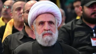 دبیرکل حزب الله لبنان:

 دشمن به بن بست رسیده است | خلع سلاح حزب الله محال است | دولت نمی تواند از ملت دفاع کند، کنار برود
