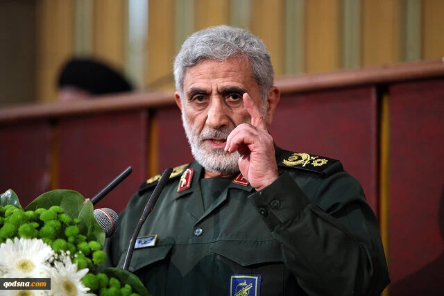 فرمانده سپاه قدس:

 ساحات مقاومت قوی‌تر و منسجم‌تر از قبل در کنار حزب‌الله قهرمان قرار دارند 2