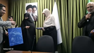 شعرخوانی شاعر تونسی در جمع حامیان فلسطین و مقاومت در تهران