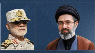 گزارش سرلشکر عبداللهی به آیت‌الله سید مجتبی خامنه‌ای فرمانده کل قوا

نیروهای مسلح در آمادگی کامل قرار دارند
