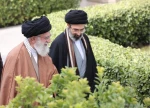 انتشار تصویر ویژه از رهبر انقلاب در کنار امام شهید به مناسبت عید غدیر 2